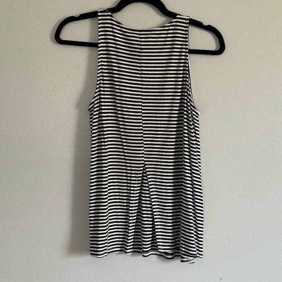 Striped, back cut out tank top - Picture 2 of 2